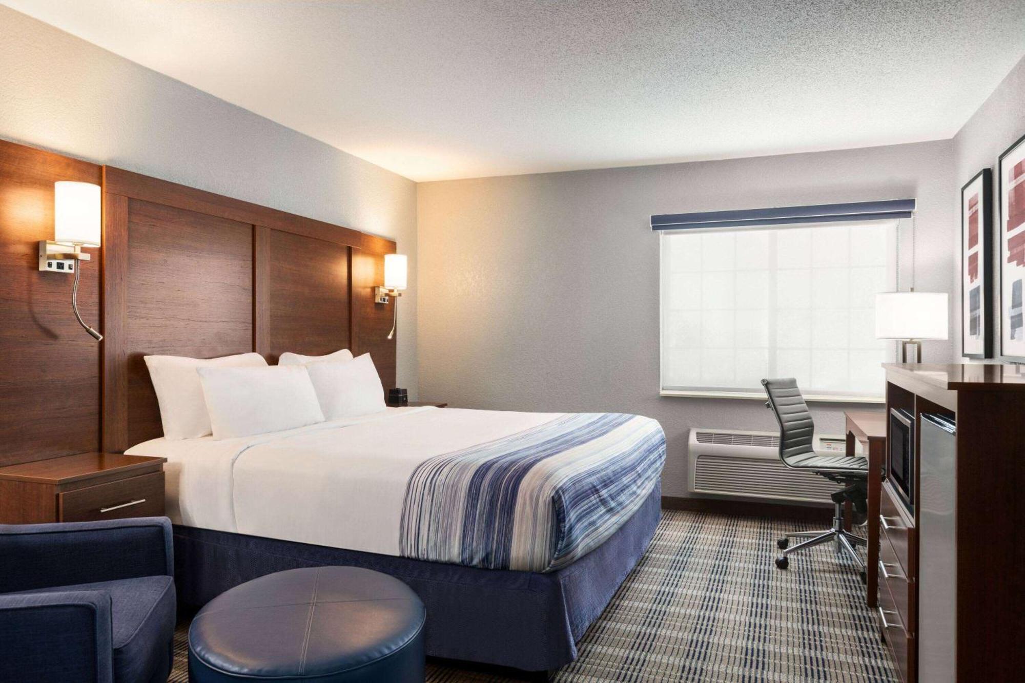 Americinn By Wyndham Williamsburg Exteriör bild